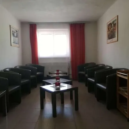 úžín